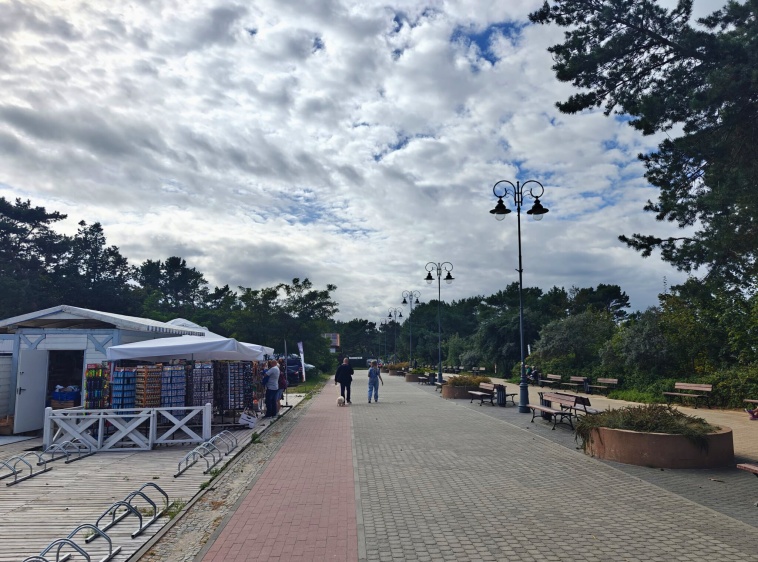 Sklep z pamiątami na Bulwarze Słonecznym